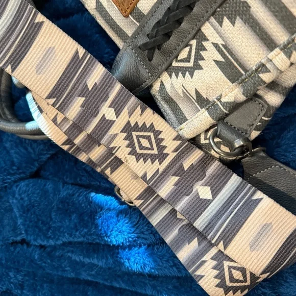 Wrangler Black and Gray Patterned Purse with matching Wallet - Picture 6 of 10